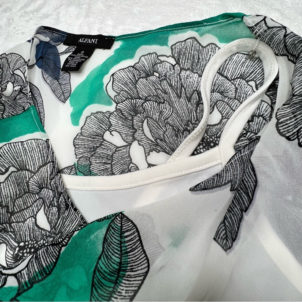 Alfani Floral Pullover Bubble Hem Top with Tank Angel Sleeves Green White Small - Picture 8 of 17